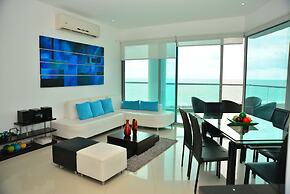 Modern 3 Bedroom Apartment With Sea-beach View