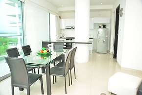 Modern 3 Bedroom Apartment With Sea-beach View
