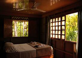 La Casita Bungalow Equipped Cabin With Garden View Near to the Beach