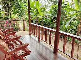 La Casita Bungalow Equipped Cabin With Garden View Near to the Beach