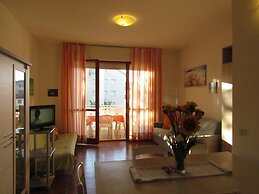 Bright Studio by the Beach - Beahost