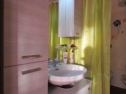 Bright Studio by the Beach - Beahost