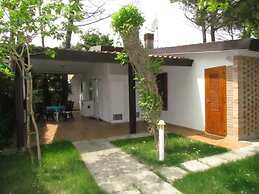 Lovely Villa With Spacious Private Garden