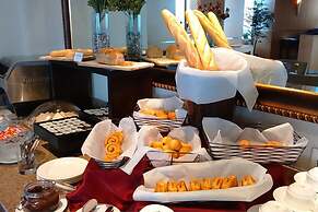 Three Bedroom Apartment, Oakwood Premier Cozmo Jakarta