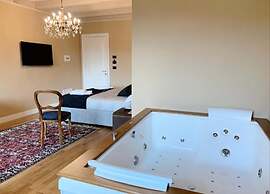 Leano Agriresort - Deluxe Suite With Spa Bath