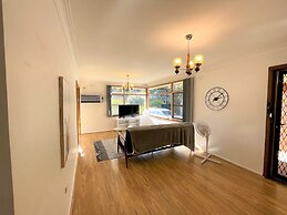 Campbelltown Holiday Home 3 Bed & Parking