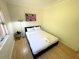 Campbelltown Holiday Home 3 Bed & Parking