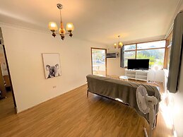 Campbelltown Holiday Home 3 Bed & Parking