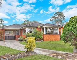 Campbelltown Holiday Home 3 Bed & Parking