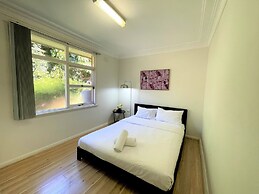 Campbelltown Holiday Home 3 Bed & Parking