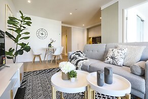 Kozyguru Docklands Modern 1 Room Unit