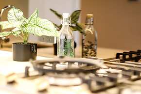 Kozyguru Docklands Modern 1 Room Unit