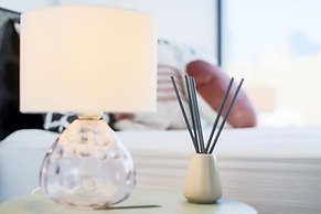 Kozyguru Docklands Modern 1 Room Unit