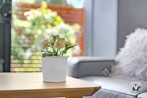 KOZYGURU Waitara 2 Bed APT Train Station