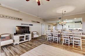 Ocean Park Condo Next to Fort Clinch State Park by RedAwning