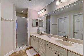 Ocean Park Condo Next to Fort Clinch State Park by RedAwning