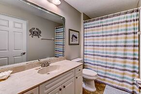 Ocean Park Condo Next to Fort Clinch State Park by RedAwning