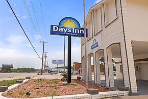 Days Inn by Wyndham Kenedy/Karnes City