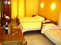 Finikas Apartments Polichrono