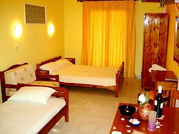 Finikas Apartments Polichrono