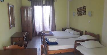 Finikas Apartments Polichrono