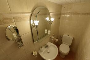 Hydra's Pearl - Blue Pearl