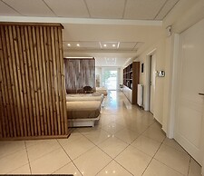 Hector Apartment Airport