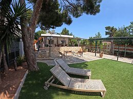 Hector Villa Airport