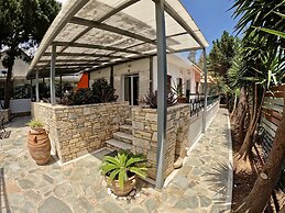 Hector Villa Airport