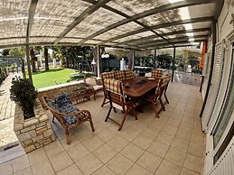 Hector Villa Airport