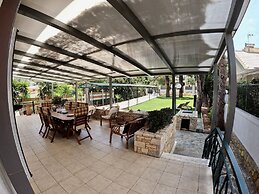 Hector Villa Airport