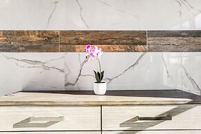 Fully Furnished Condos Near St Charles