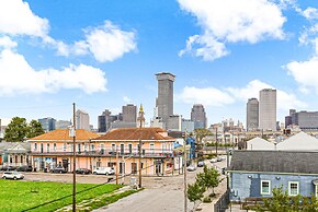 Fully Furnished Condos Near St Charles