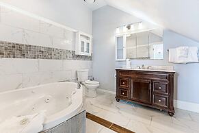 Fully Furnished Condos Near St Charles