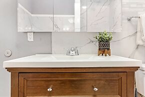 Fully Furnished Condos Near St Charles