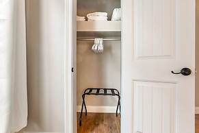 Fully Furnished Condos Near St Charles