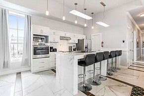 Fully Furnished Condos Near St Charles