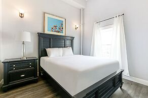 Fully Furnished Condos Near St Charles