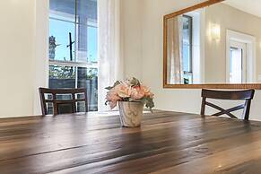 Fully Furnished Condos Near St Charles