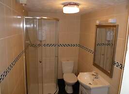 Flat - Sleeps 2 & Parking Available