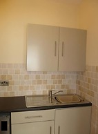 Flat - Sleeps 2 & Parking Available
