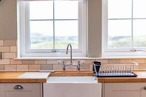 Hillcrest - 8 Person Luxury House and Hot Tub