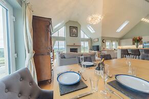 Hillcrest - 8 Person Luxury House and Hot Tub