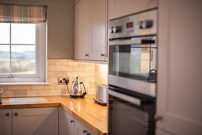 Hillcrest - 8 Person Luxury House and Hot Tub