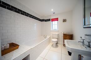 Hillcrest - 8 Person Luxury House and Hot Tub