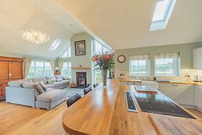 Hillcrest - 8 Person Luxury House and Hot Tub