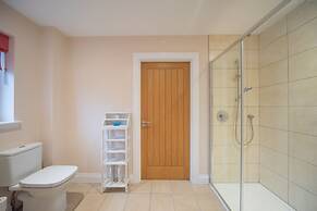 Hillcrest - 8 Person Luxury House and Hot Tub