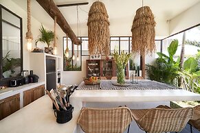 Fabulous 3BR Boho-chic Style, Umalas With Staff