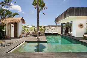 Fabulous 3BR Boho-chic Style, Umalas With Staff