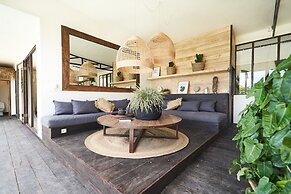 Fabulous 3BR Boho-chic Style, Umalas With Staff